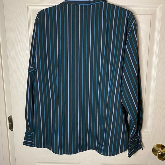 Van Heusen Women’s Button Down Dress Shirt - Picture 4 of 6